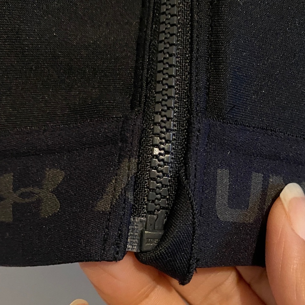 Under Armour Women's Black Zip-Front Sports Bra - Picture 3 of 5